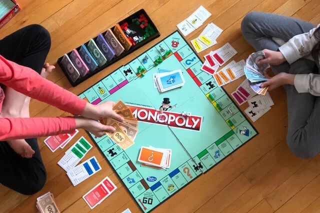 Premium custom board game manufacturing — LeelineToys factory